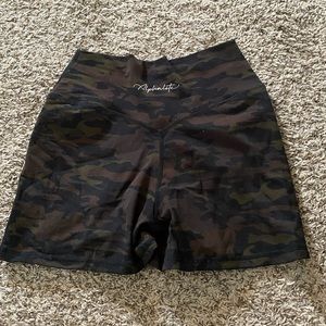 Alphalete camo shorts size S